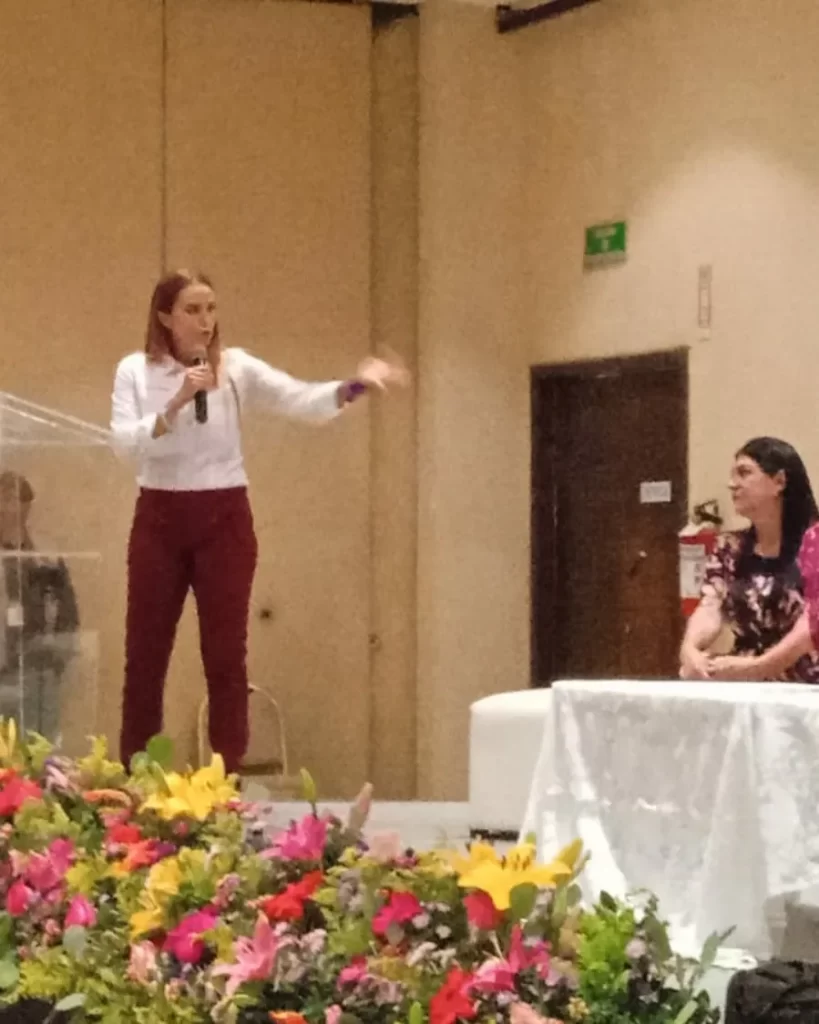 LOGRA MARCELA VALENZUELA GRAN ÉXITO DEL FORO ENTRE MUJERES EN CAJEME