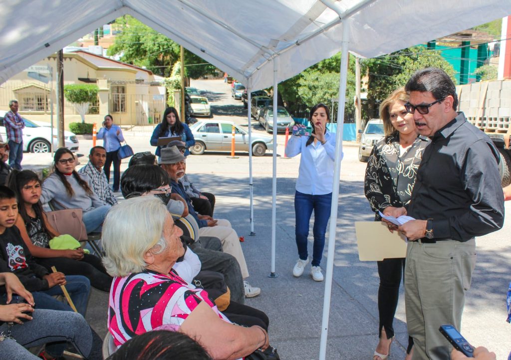 Entrega Alcalde material para la construcción a 21 familias