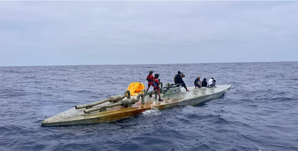 ARMADA DE MÉXICO DECOMISA UN SUBMARINO CON 3 MIL 500 KILOS DE COCAÍNA CERCA DE LA PAZ, BCS