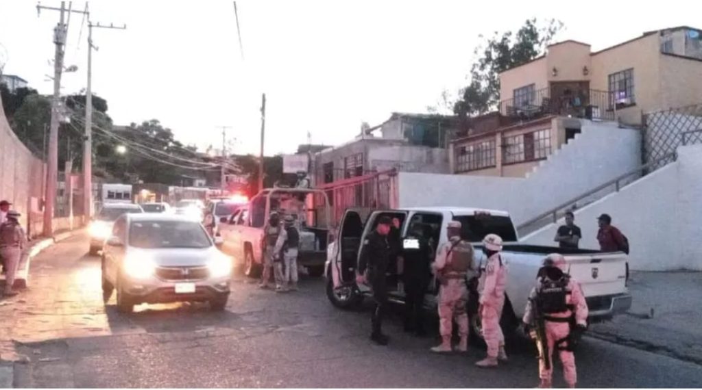 Decomisa Sedena armas y auto tras persecusión en Nogales, Sonora