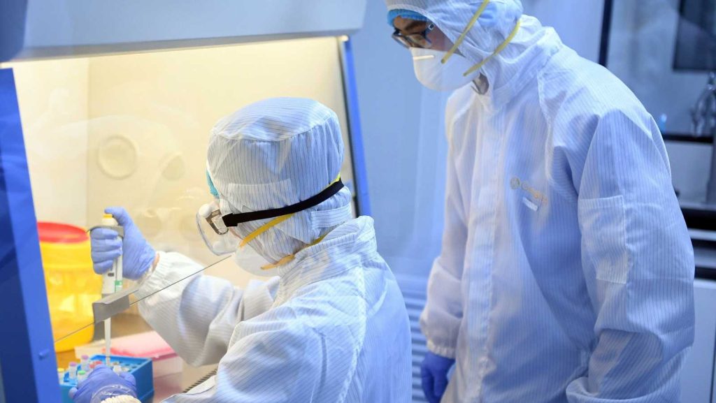 Según un diario británico científicos chinos  combinaron virus letales antes de la pandemia