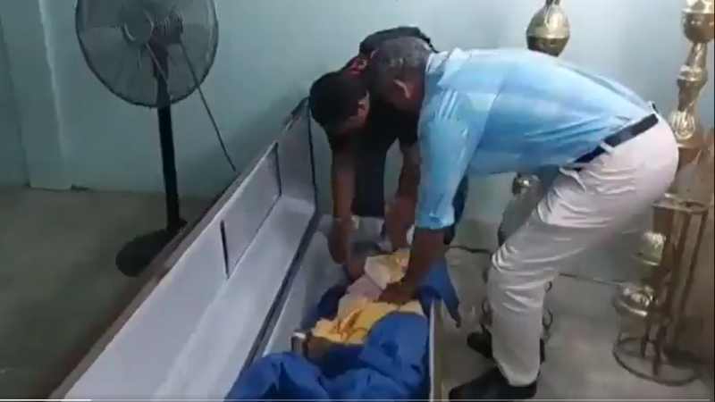 Una mujer de 76 años declarada muerta se despierta en medio de su velorio en Ecuador