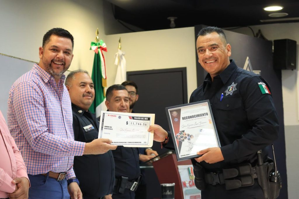 Premian al Oficial Germán López como Policía del Mes