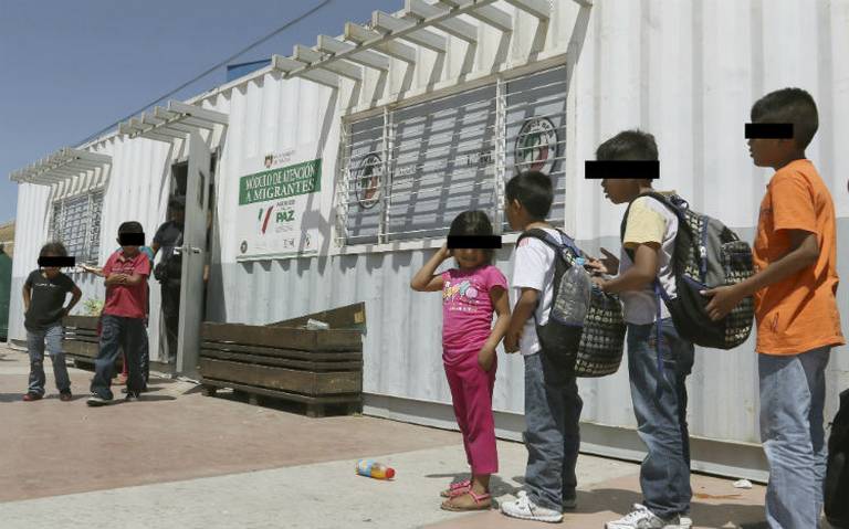 Niños inmigrantes no acompañados llegan a la deriva a la frontera