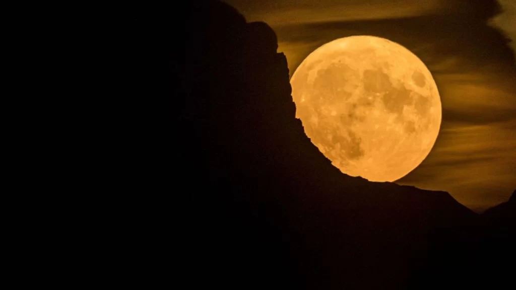 Los anillos de Saturno y la Superluna azul se podrán ver en lo que resta de agosto