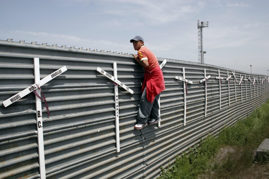 Con 686 migrantes que mueren o desaparecen en la frontera entre EU y México en 2022 la ONU califica como la ruta más mortal