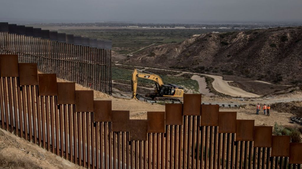 Joe Biden confirma que no puede cancelar construcción del muro fronterizo en Texas