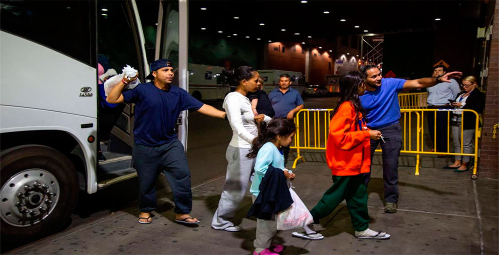 Nueva York avisa a familias de migrantes con niños que no podrán estar mas de 60 días en los albergues de la ciudad