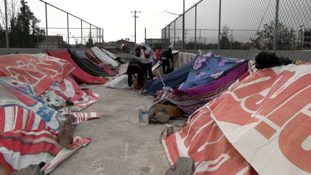 Con miedo a ser deportados se encuentran miles de venezolanos varados en la frontera