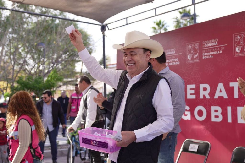 Gobernador Durazo beneficia a familias vulnerables con Operativos Navideños