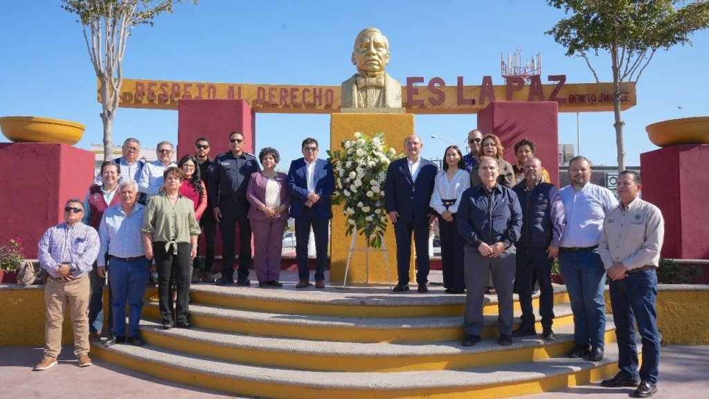 Conmemora Ayuntamiento 218 Aniversario del natalicio de Benito Juárez