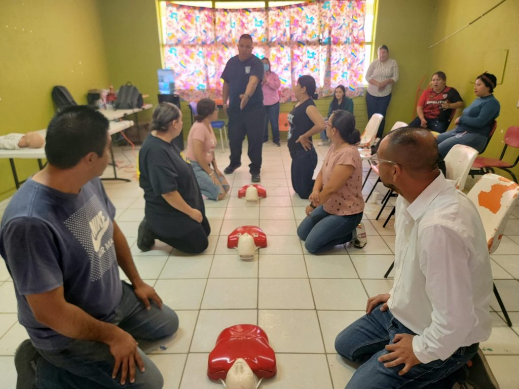 Padres de familia se capacitan sobre accidentes en el hogar