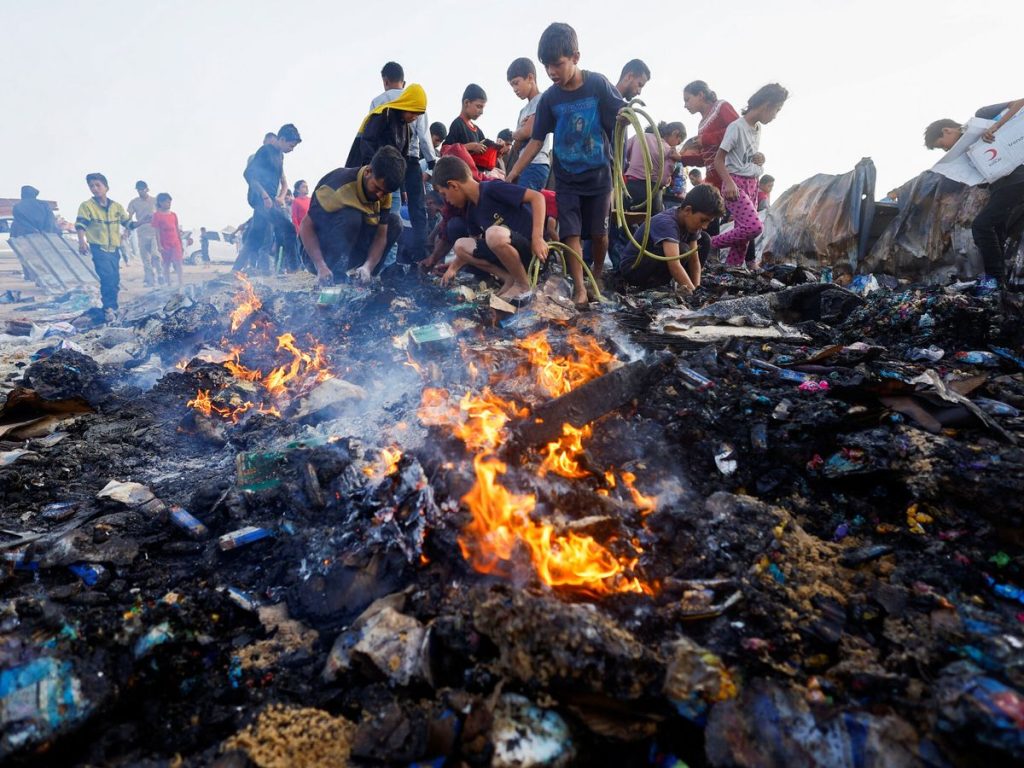 Netanyahu reconoce “trágico error” en incendio que mató a 45 civiles en el campamento que albergaba a palestinos desplazados