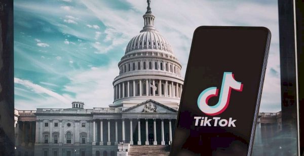 Grupo de creadores de TikTok buscan bloquear ley de EU que prohibiría la aplicación