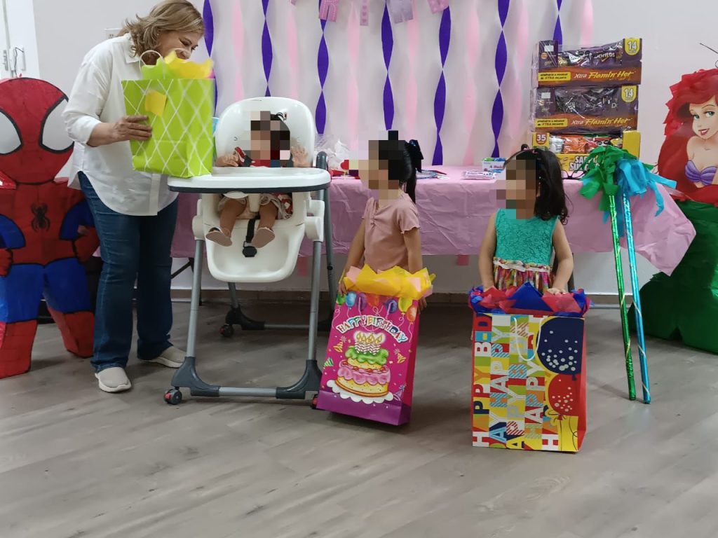 Festejan cumpleaños de niños del Albergue Niño Jesús