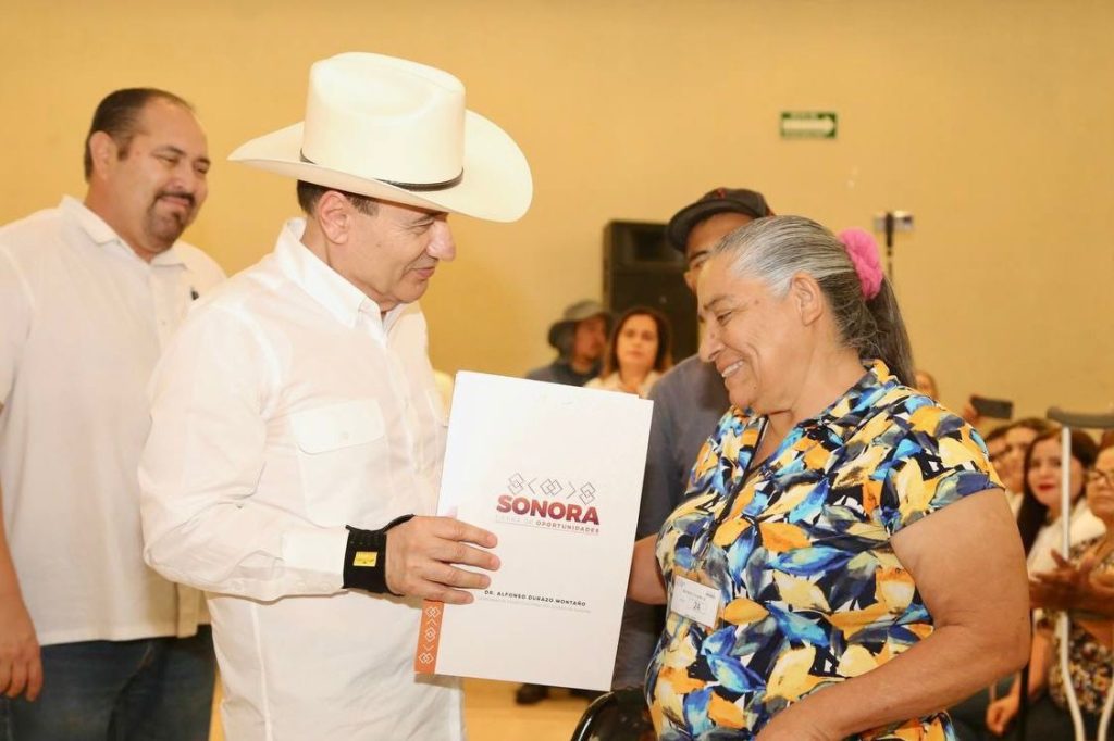 Responde Gobernador Durazo rezago de décadas en certeza jurídica a vecinos de Ampliación El Rodeo en Cajeme