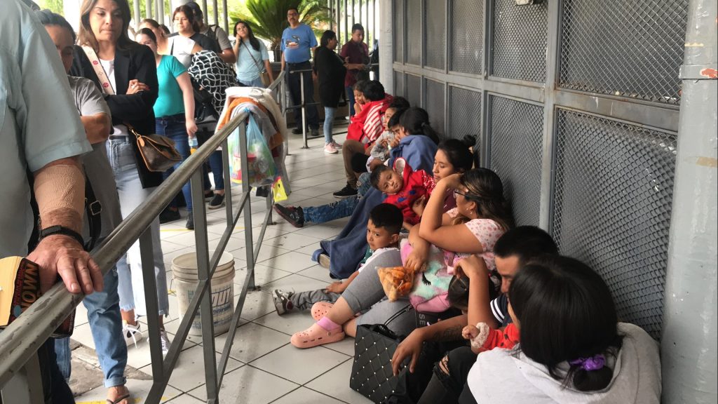 Denuncian migrantes mexicanos que autoridades estadounidenses no les permiten solicitar asilo