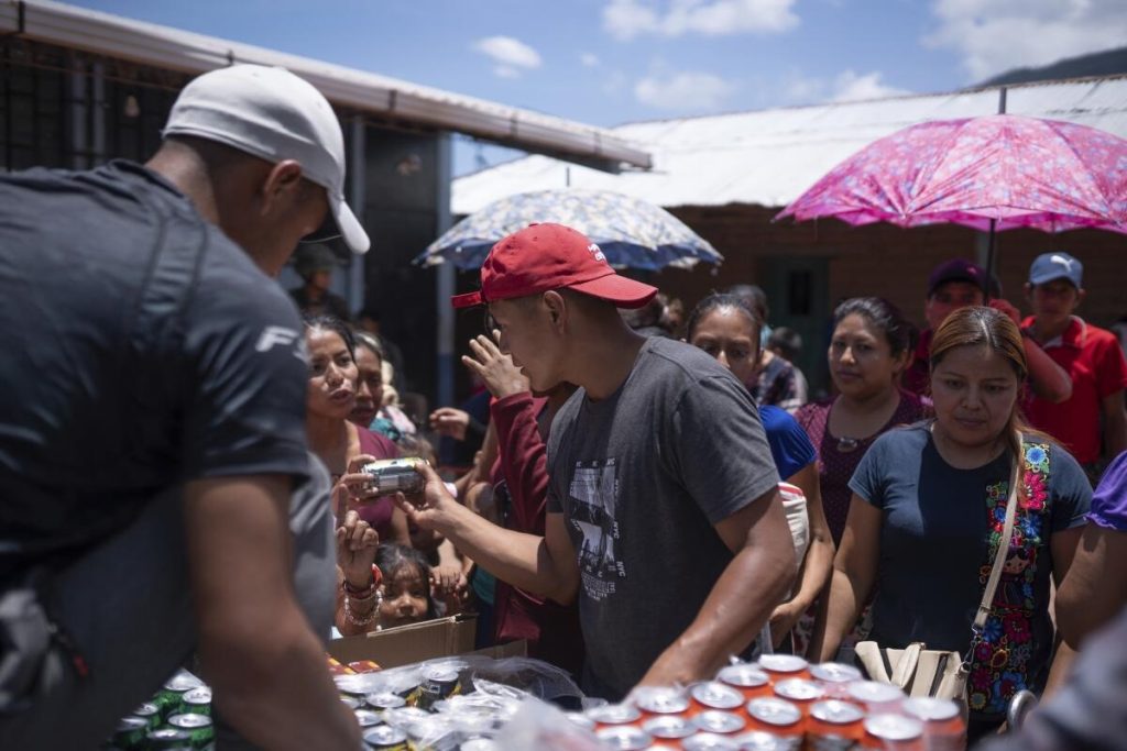 Guatemala ofrece ayuda humanitaria a 249 mexicanos que huyeron de Chiapas