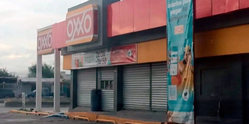 En Nuevo Laredo, Tamaulipas cierran tiendas y gasolineras de Oxxo por violencia