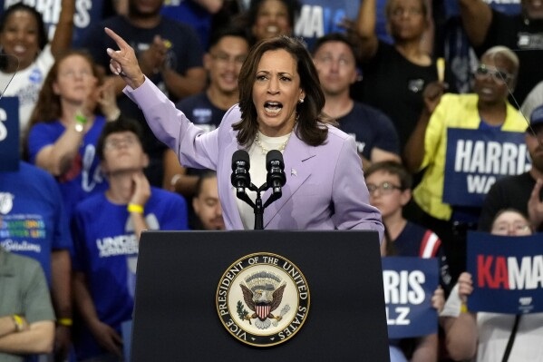 Kamala Harris apoya una reforma migratoria para seguridad en la frontera y legalización para indocumentados