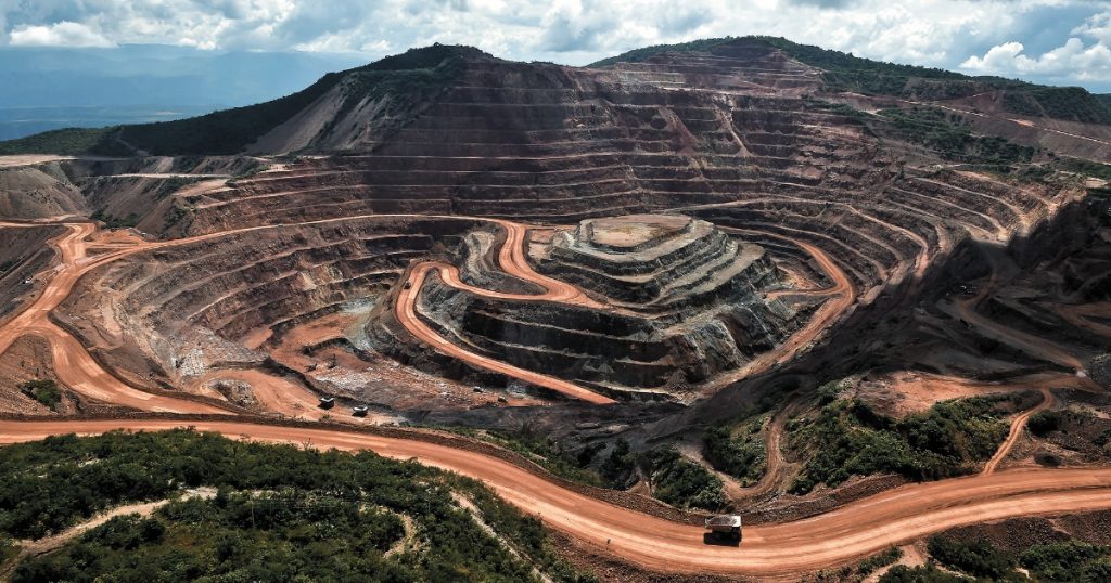 Enciende alarmas en empresas de la industria extractiva la prohibición de la minería a cielo abierto