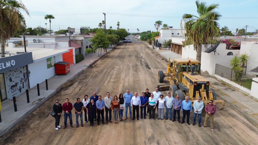 Inician trabajos de pavimentación en calle 16