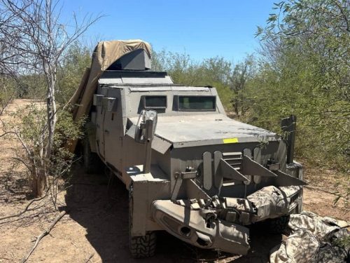 Narcos usan autos “monstruo”  con blindaje artesanal en la frontera de Sonora para enfrentamientos armados