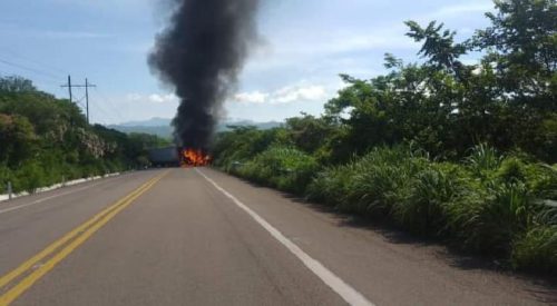 Agencias de viajes cancelan viajes por tierra de Chihuahua a Mazatlán por narcobloqueos en carreteras