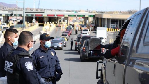 Los cárteles mexicanos cuentan con estadounidenses que cruzan fácilmente la frontera cargados con drogas