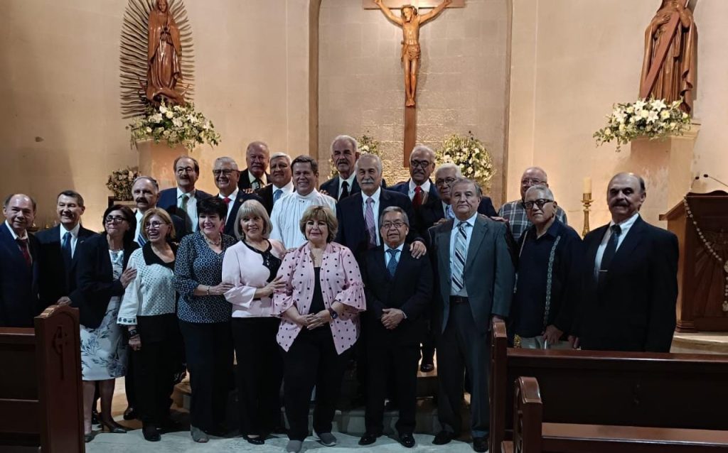 FESTEJAN ABOGADOS 50 AÑOS DE SU GRADUACIÓN