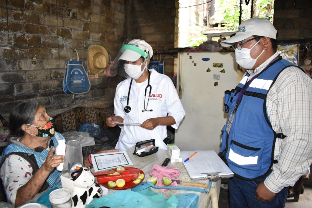 Carecen de servicios de salud más del 50 % en cinco estados del país, revela estudio de el Coneval