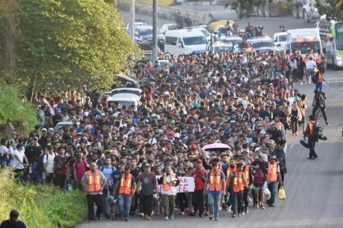 En plena elección Presidencial en EE.UU salen de Chiapas 3 mil migrantes en dos caravanas