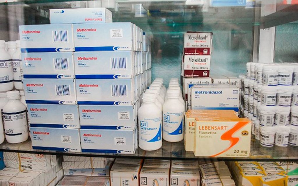 Nuevo esquema de compra para garantizar el abasto de medicamentos generará sobreprecio, advierte industria farmacéutica