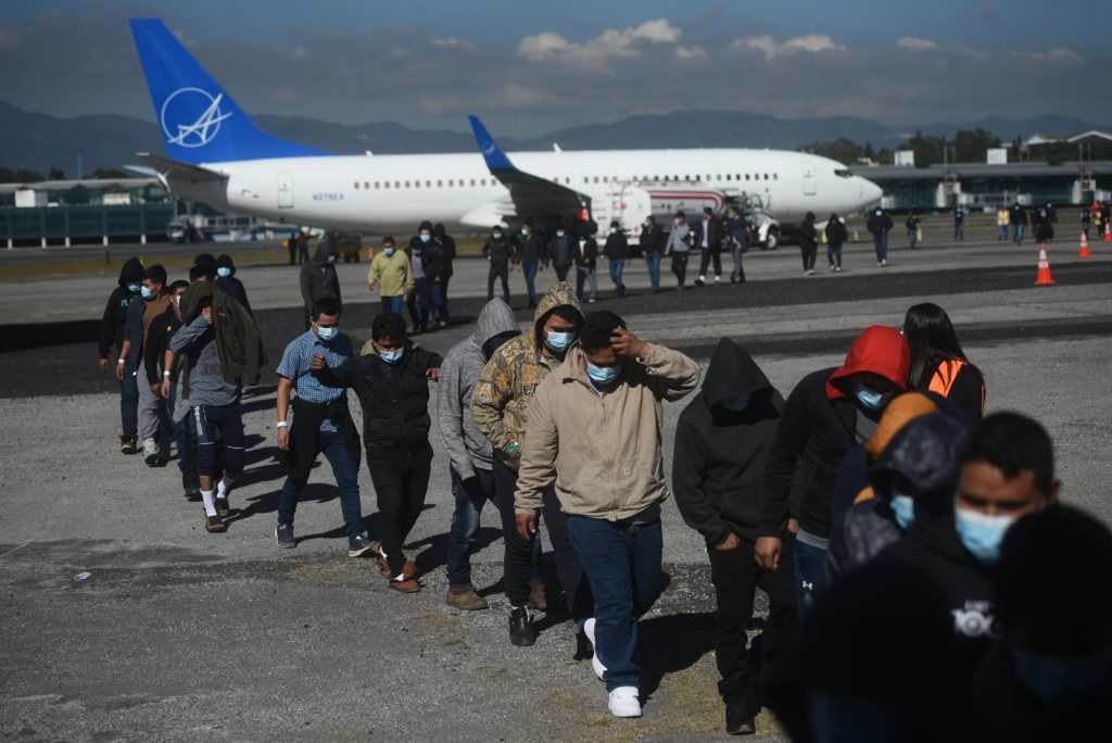 Panamá y Bahamas se niegan a recibir a inmigrantes venezolanos, chinos y cubanos que sean deportados por Donald Trump