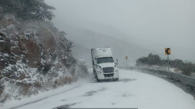 Cierran carretera Janos-Aguaprieta por tormenta invernal