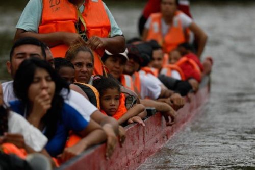 “Coyotes” venden viaje de regreso por 550 dólares a migrantes que no pueden entrar a Estados Unidos